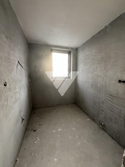 Penthouse cu 4 camere decomandat în Mihai Viteazul