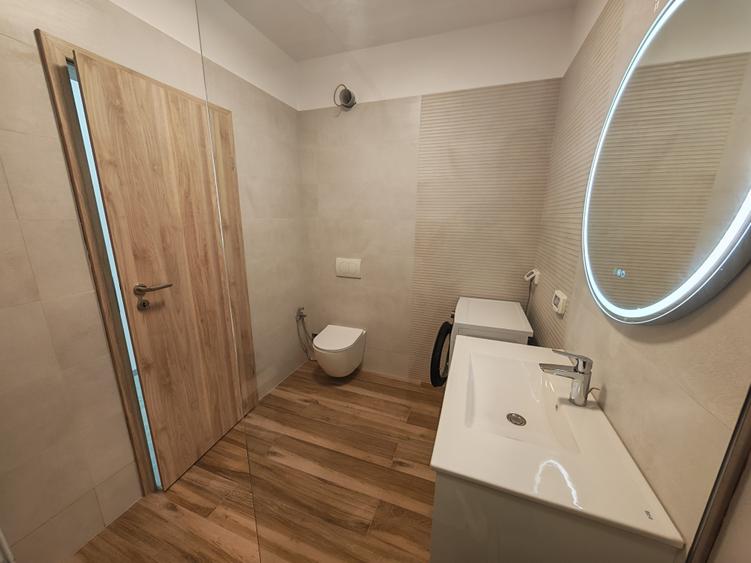 Apartament cu 2 camere decomandat în Universitate