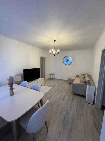 Apartament cu 2 camere semidecomandat în 1 Mai