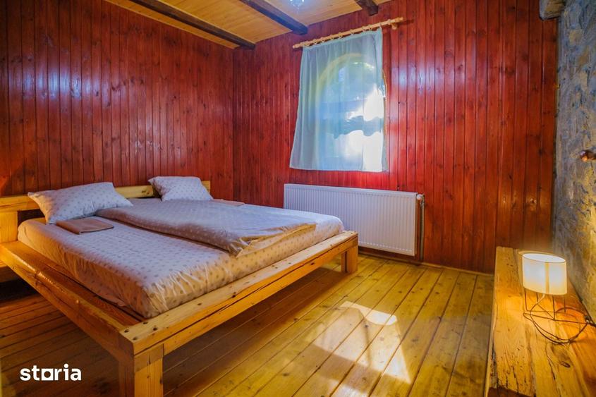 Casă cu 7 camere cu Teren 120 Mp în Râu de Mori