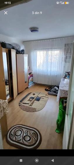 Apartament cu 3 camere semidecomandat în Central