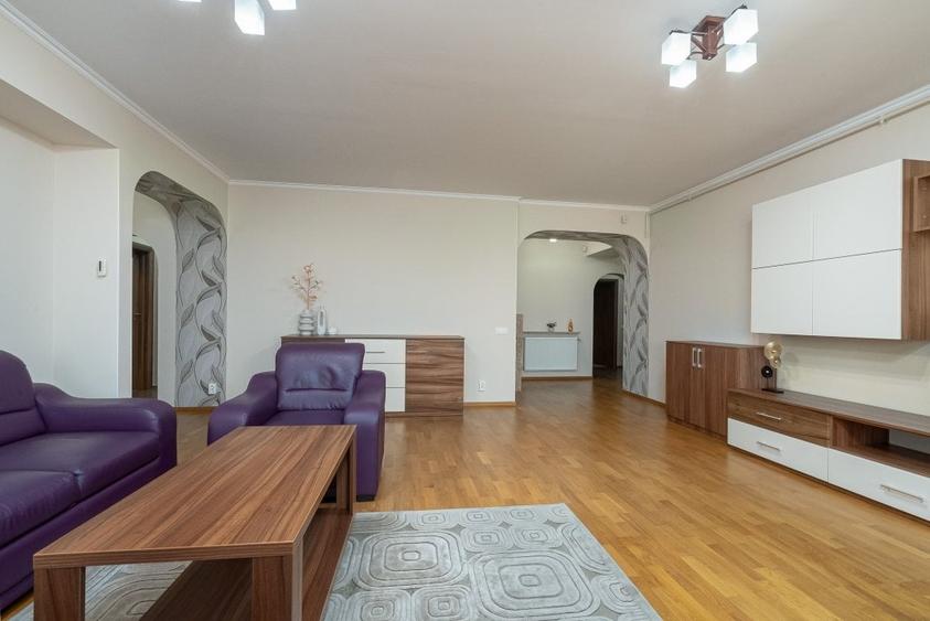 Apartament cu 3 camere decomandat, mobilat în Dorobanți