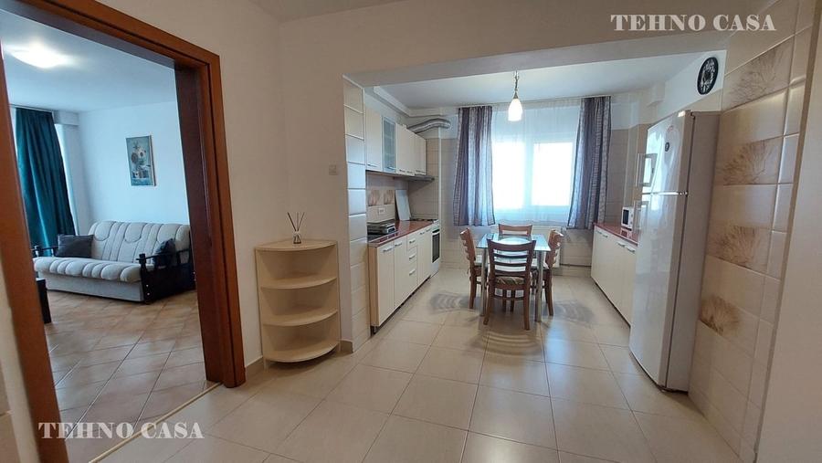 Apartament semidecomandat în Est