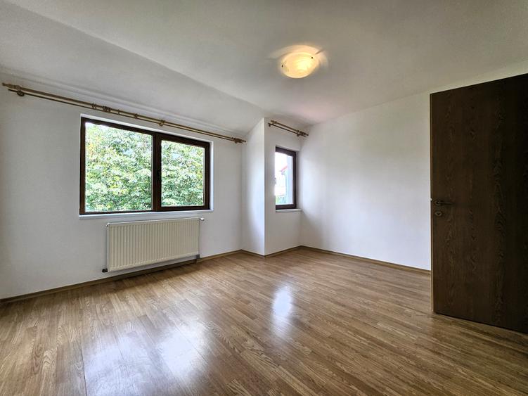 Apartament cu 4 camere decomandat în Giulești