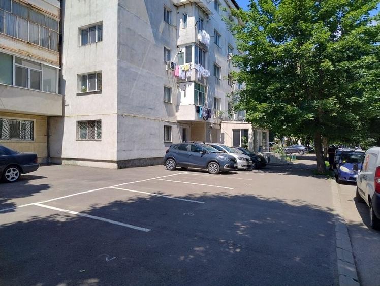 Apartament cu 4 camere semidecomandat în Orizont