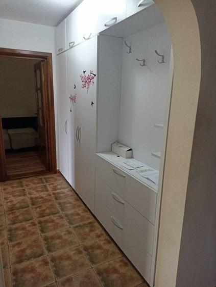 Apartament cu 2 camere decomandat în Micro 5