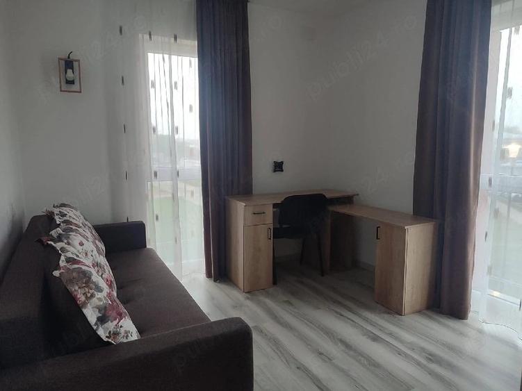 Apartament cu 3 camere semidecomandat în Central