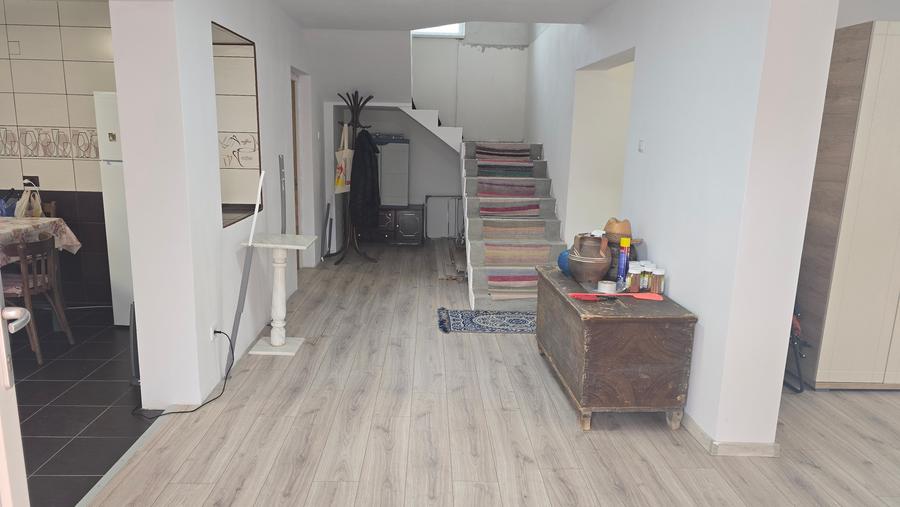 Casă cu 5 camere cu Canalizare în Brutăriei Neamț