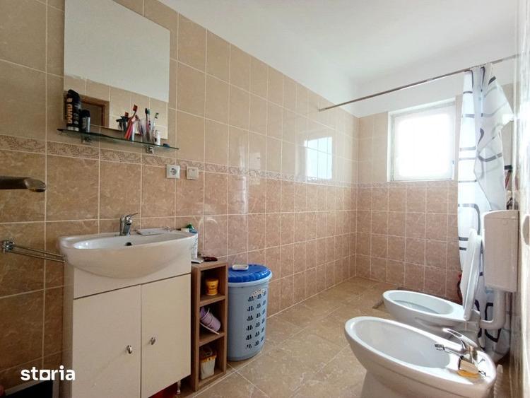 Casă cu 7 camere cu Teren 540 Mp în Dej
