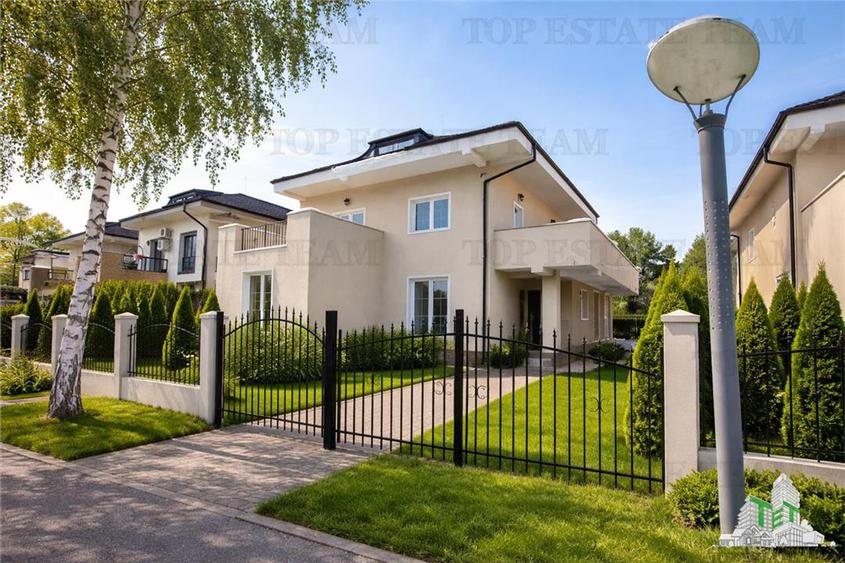 Casă individuală cu 7 camere cu Canalizare în Crevedia
