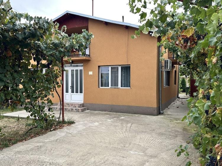 Casă cu 4 camere decomandat în Strejnicu