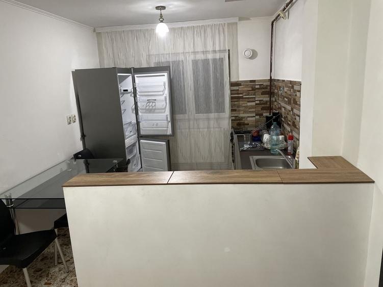 Apartament cu 3 camere decomandat în Militari