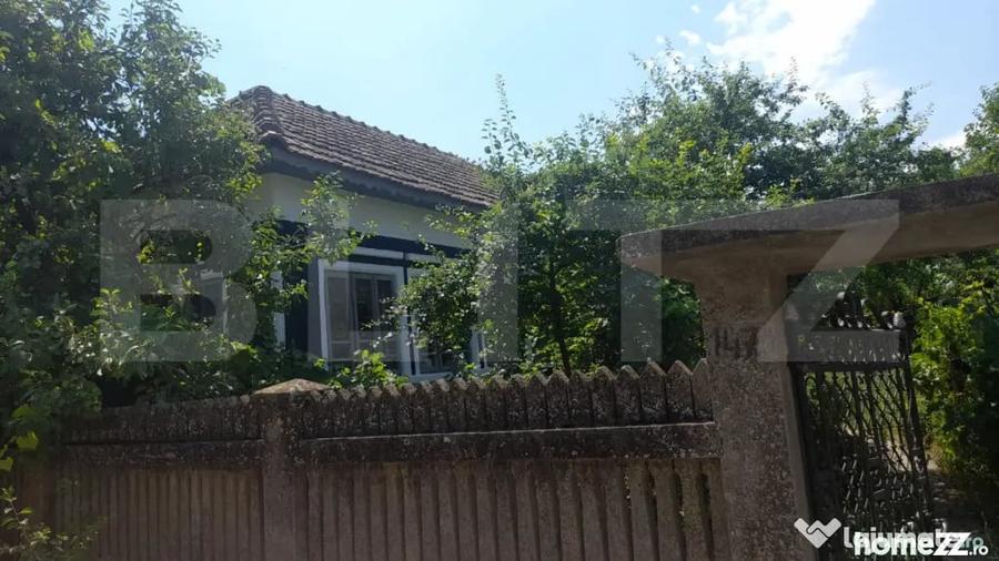 Casă cu 2 camere cu Teren 1437 Mp în Central