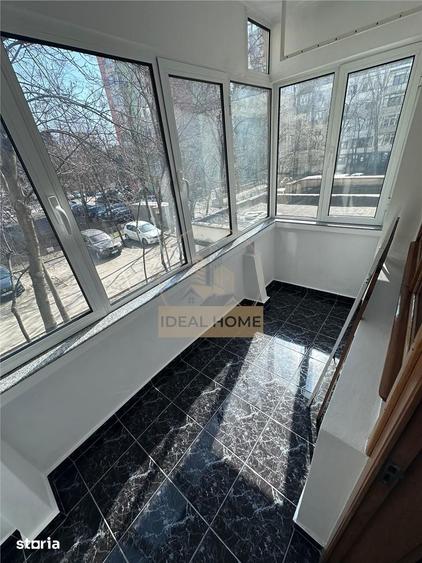 Apartament cu 3 camere semidecomandat în Podu Roș