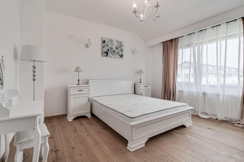 Casă individuală cu 4 camere cu Canalizare în Central