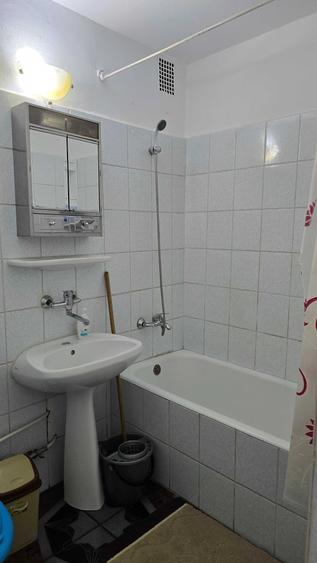 Garsonieră decomandată în 9 Mai