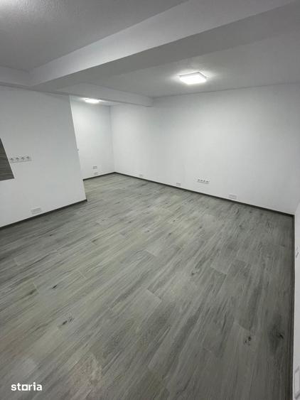 Casă cu 4 camere cu Teren 250 Mp în Central