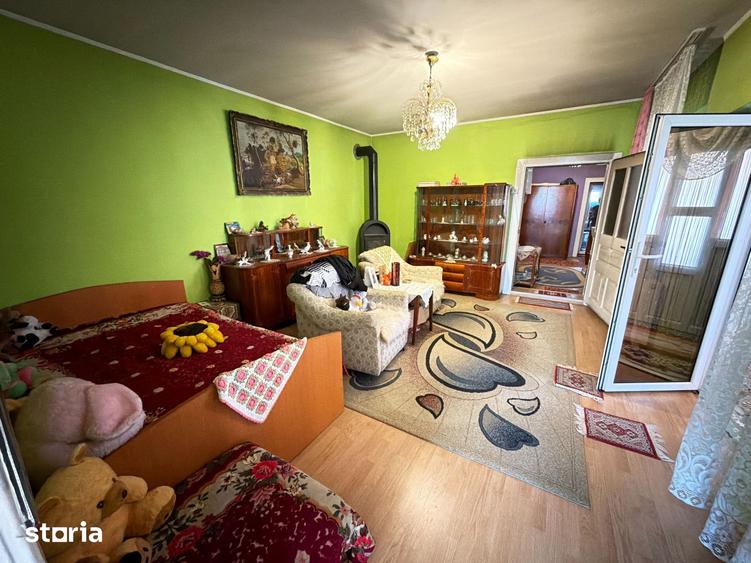 Casă cu 4 camere cu Teren 1527 Mp în Brateș