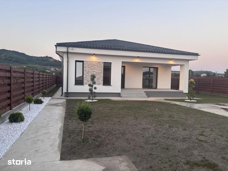Casă cu 3 camere cu Teren 391 Mp în Ștefănești