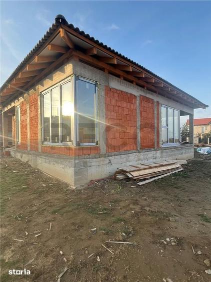 Casă cu 4 camere cu Teren 650 Mp în Oncea