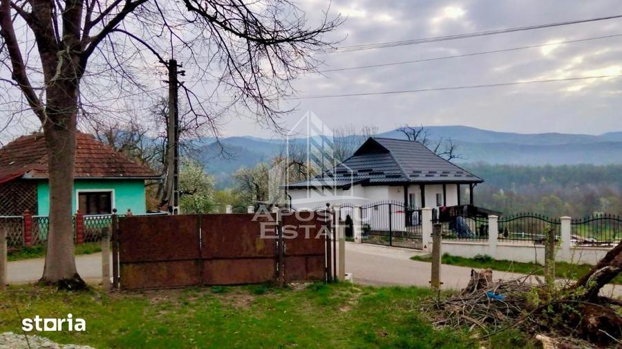 Casă cu 4 camere cu Teren 1079 Mp în Vârfurile