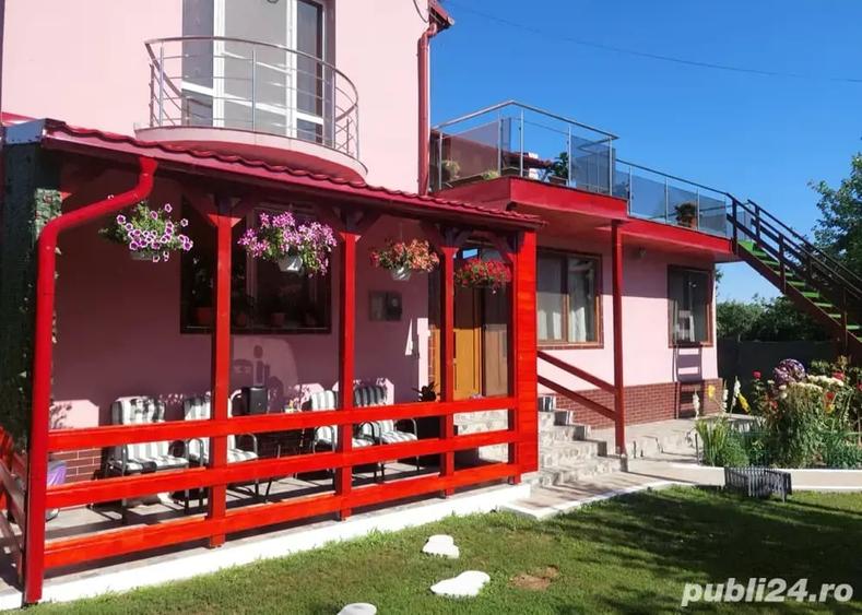 Casă cu 6 camere cu Teren 740 Mp în Costinești