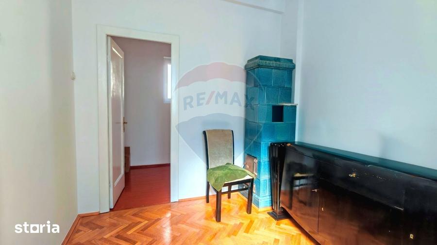 Apartament cu 4 camere semidecomandat în Domenii