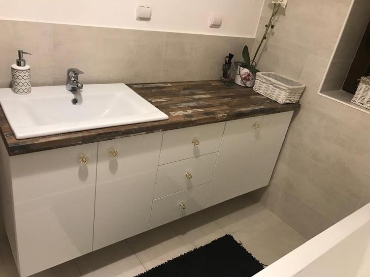 Apartament cu 2 camere semidecomandat, mobilat în Dumbrăvița