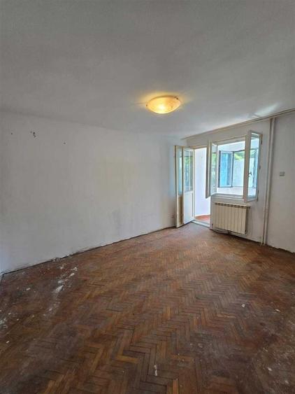 Apartament cu 2 camere decomandat în Podu Roș