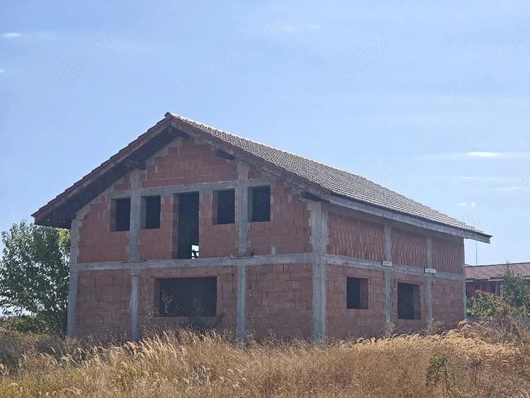 Casă cu 3 camere cu Teren 569 Mp în Săcălaz