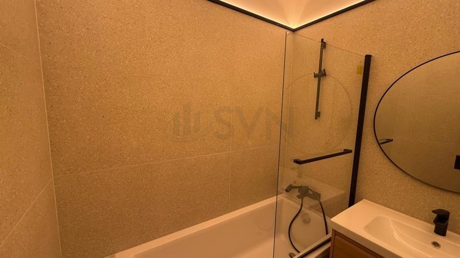 Apartament cu 4 camere semidecomandat în Pipera
