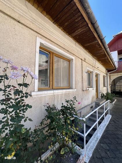 Casă cu 4 camere în Central
