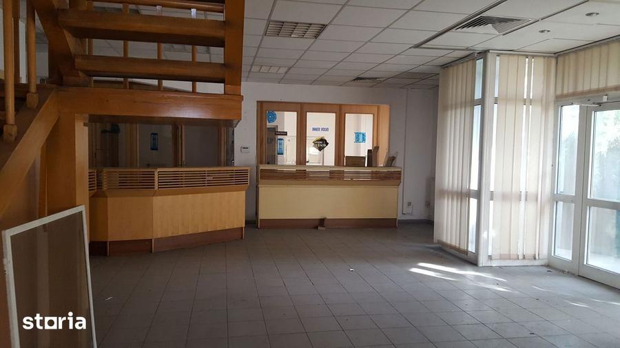 Spațiu comercial, de 2,750 mp, în Militari