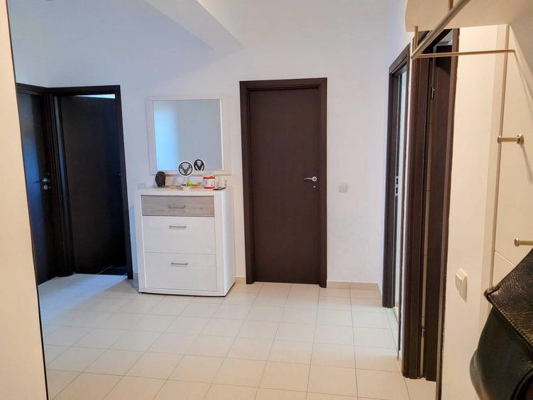 Apartament cu 3 camere decomandat în Apărătorii Patriei