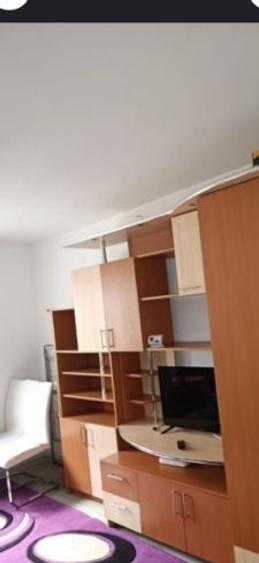 Apartament cu 1 camere semidecomandat în Tractorul - 5