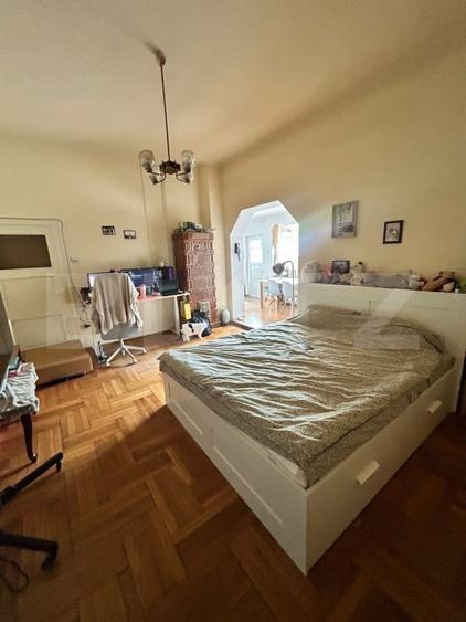 Casă individuală cu 4 camere cu Canalizare în Centrul Civic