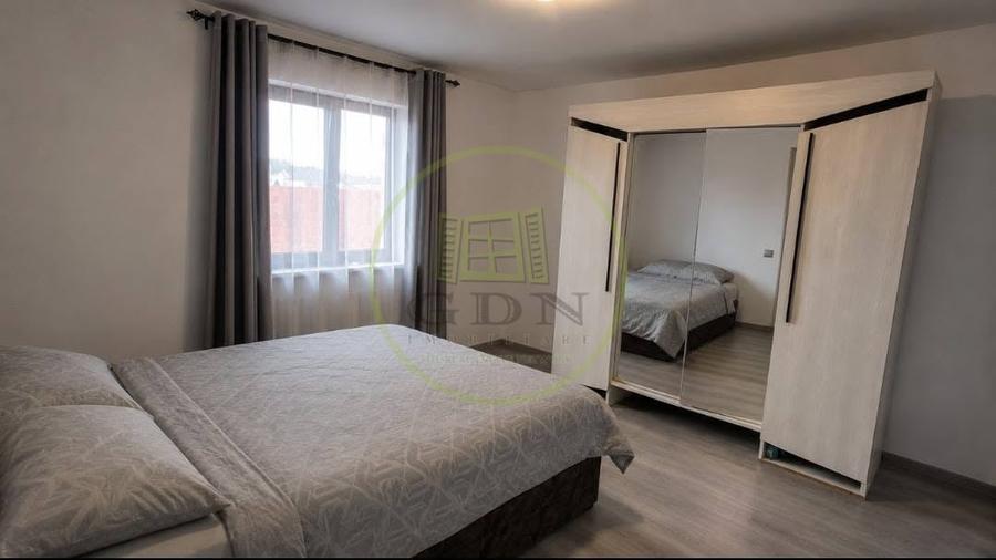 Casă individuală cu 5 camere cu Canalizare în Exterior Nord