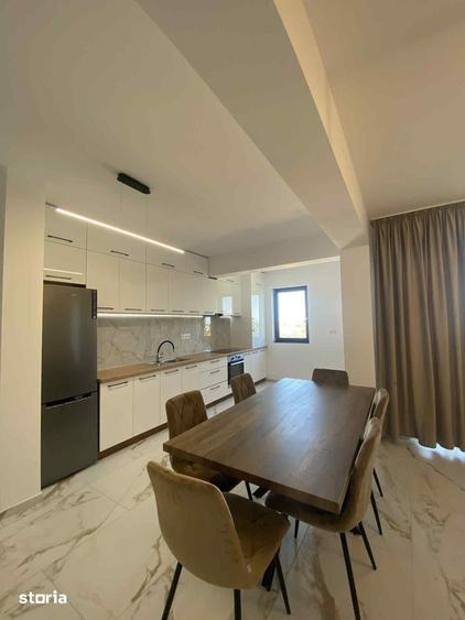 Apartament cu 3 camere semidecomandat în Carpați 2