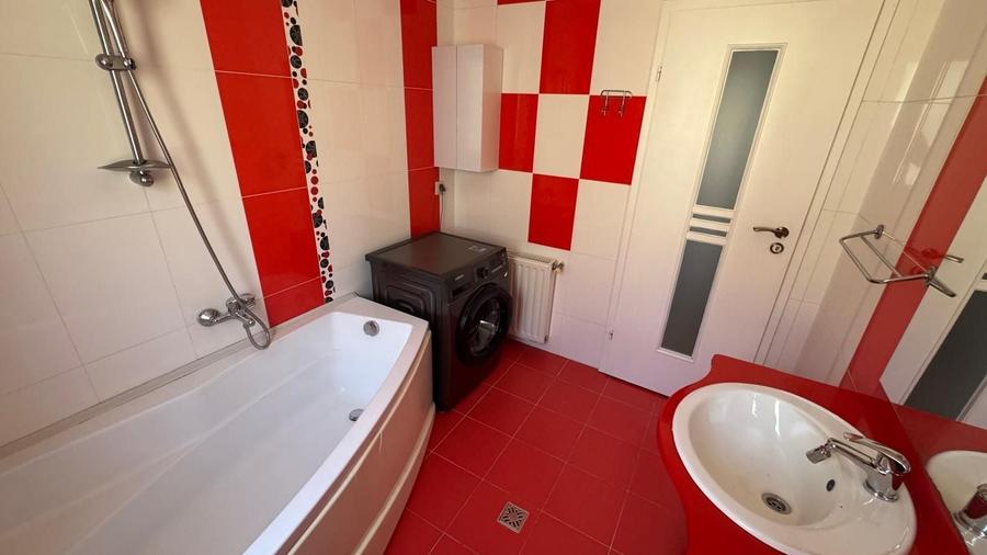 Apartament cu 3 camere decomandat, mobilat în Turnișor