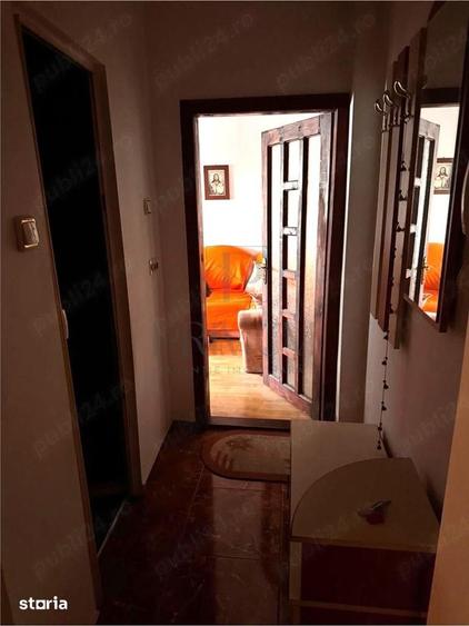 Apartament cu 3 camere semidecomandat, mobilat în Șagului
