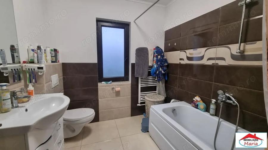 Casă cu Teren 500 Mp în Bercu Roșu