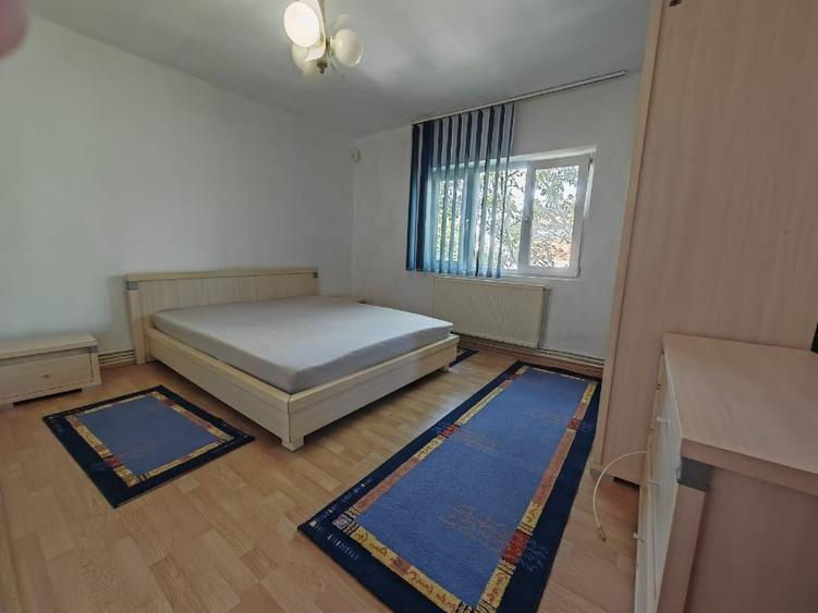 Apartament cu 2 camere decomandat, mobilat în Central