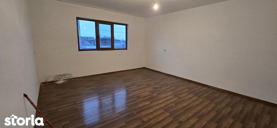 Vanzare proprietate- casa si teren Persinari Dambovi?a - 8