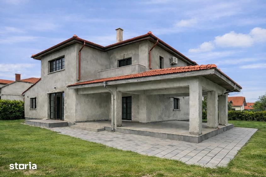 Casă cu 5 camere cu Teren 707 Mp în Corbeanca