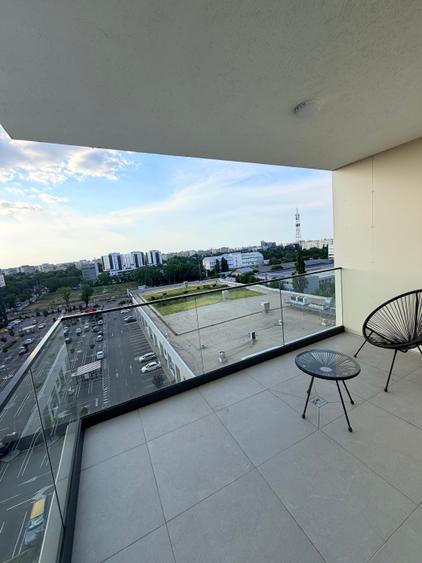 Apartament cu 2 camere semidecomandat în Berceni