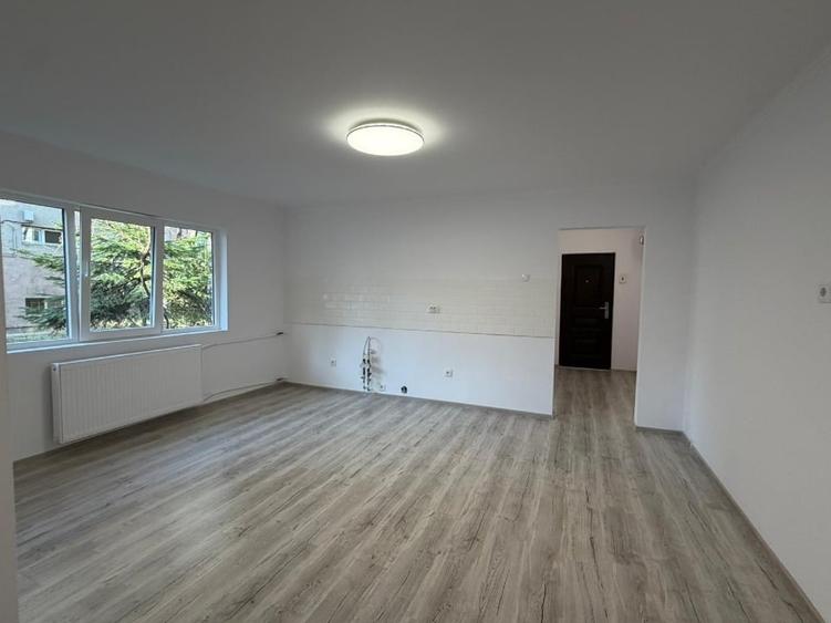 Apartament cu 2 camere semidecomandat în Rogerius