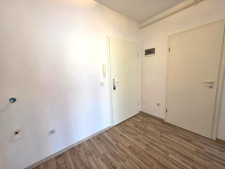 Garsonieră decomandată în Avantgarden