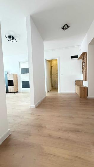 Apartament cu 3 camere decomandat în Theodor Pallady