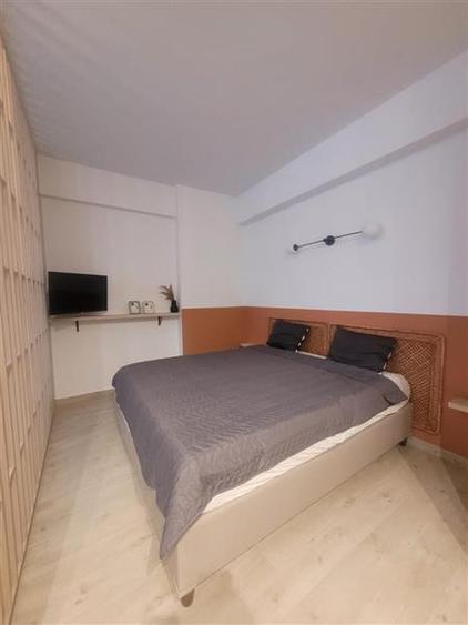 Apartament cu 2 camere decomandat, mobilat în Central