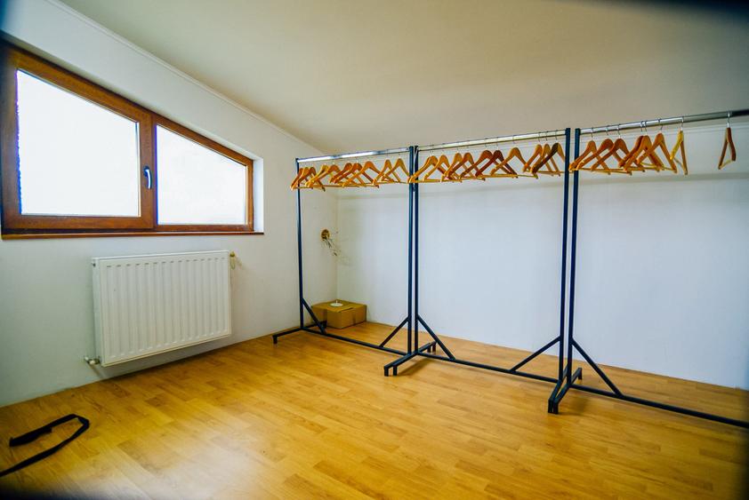 Casă cu 5 camere cu Teren 500 Mp în Unirea